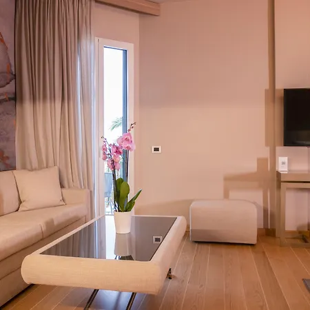 Miramare Apartahotel 4*